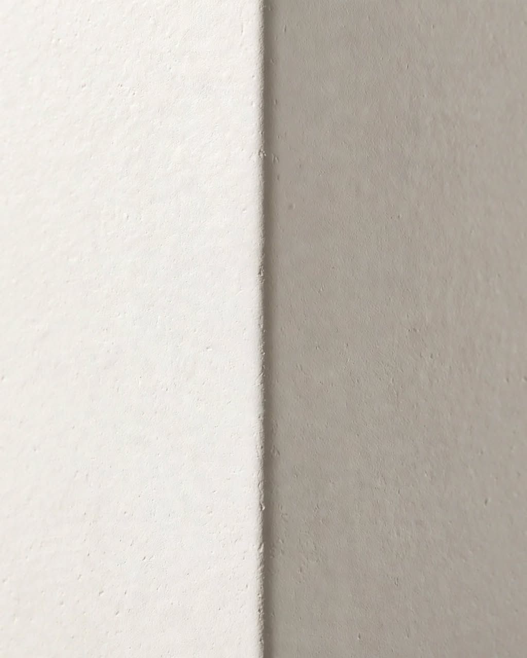 Detailausschnitt einer Wandkante nach dem Spachteln